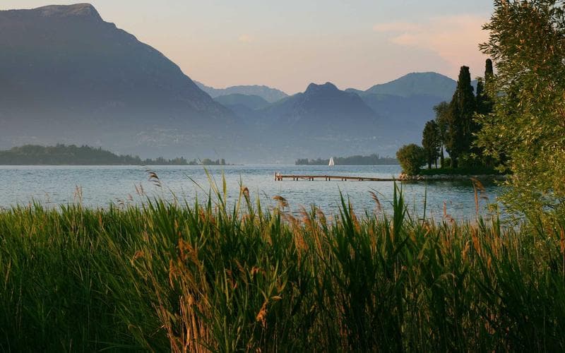 Fine-Tuning vs RAG: Choosing the Right Approach